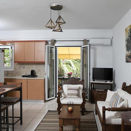 Aegina Town Apartment , With Private Parking Bagian luar foto