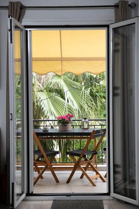 Aegina Town Apartment , With Private Parking Bagian luar foto